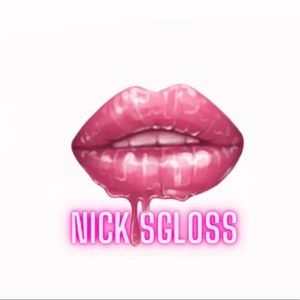 EVERY ORDER +$40 GETS 2 COMPLEMENTARY LIP GLOSS